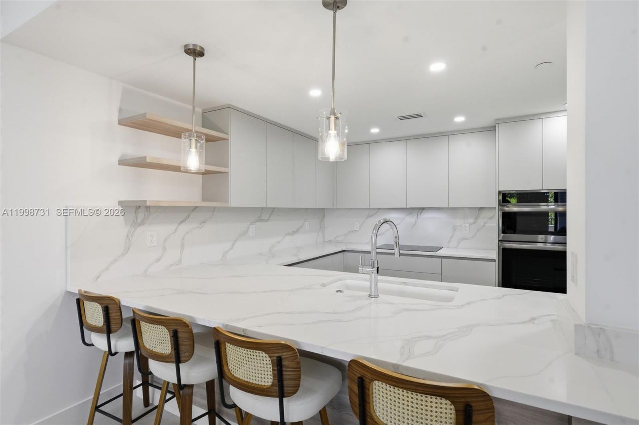 251 Crandon Blvd , Unit 202, Key Biscayne, FL 33149 Photo