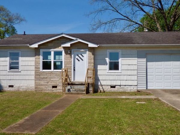 609 Hill Ave, Muscle Shoals, AL 35661