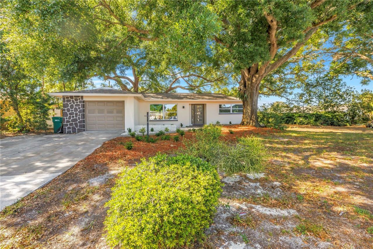 2161 NE Hillwood Court, Clearwater, FL 33763 Photo