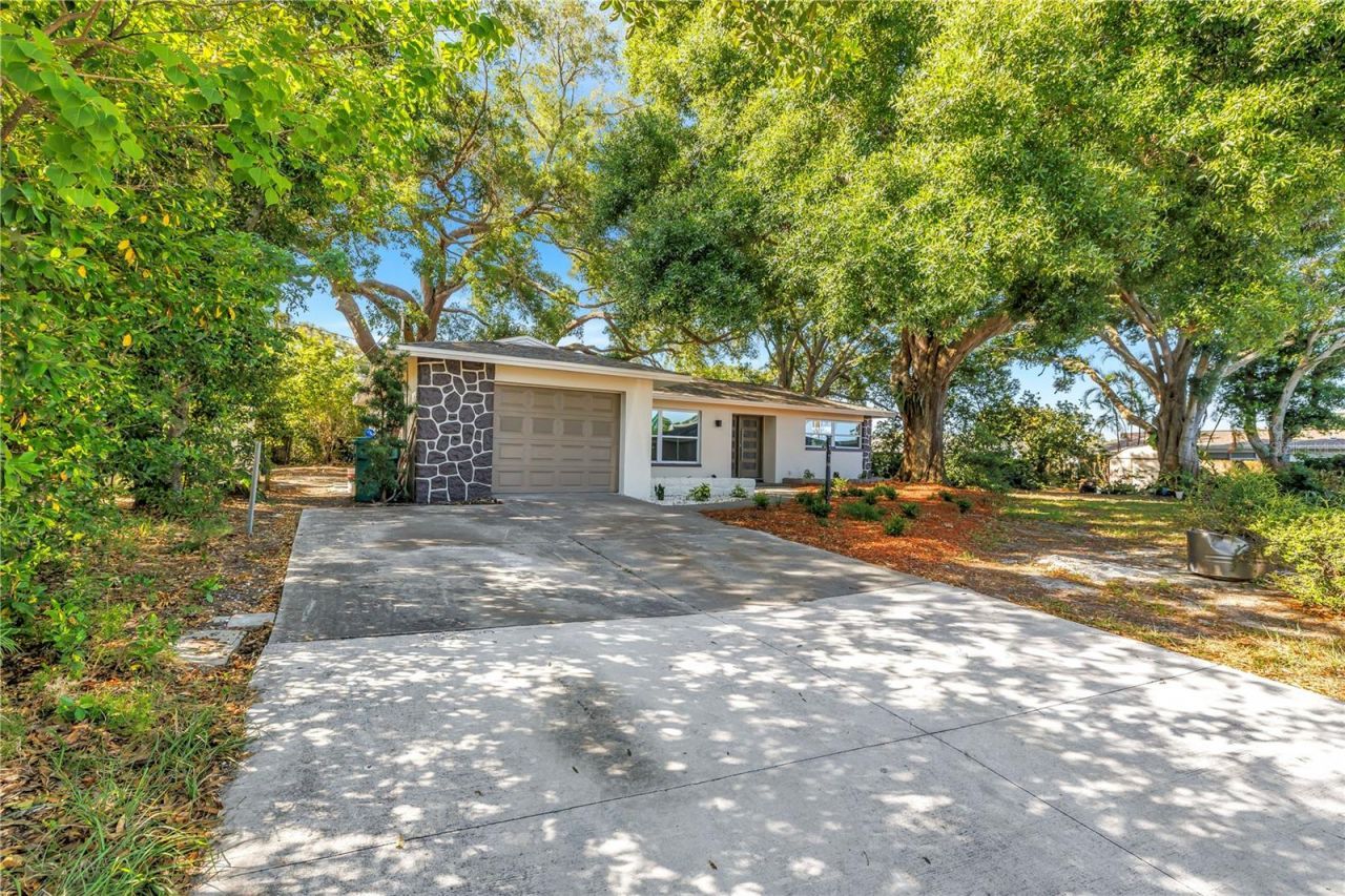 2161 NE Hillwood Court, Clearwater, FL 33763 Photo