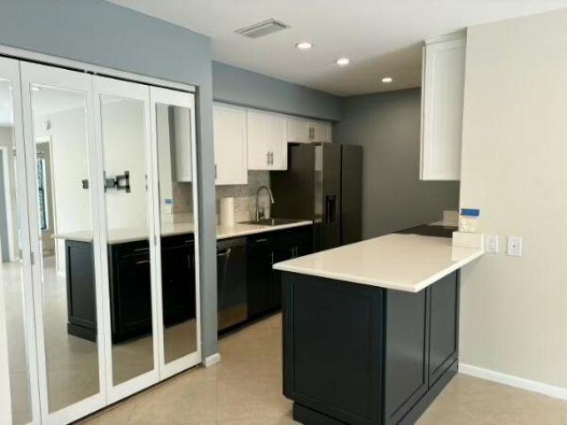 600 Executive Center Drive, Unit 212, West Palm Beach, FL 33401 Photo