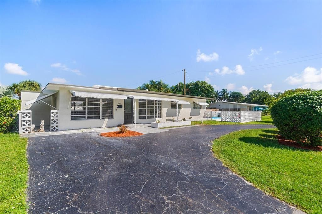 2501 NE 12th Street, Pompano Beach, FL 33062 Photo