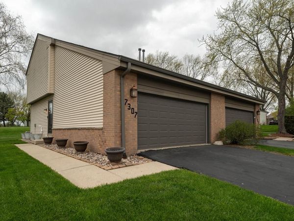 7307 S Delaine DRIVE, Oak Creek, WI 53154