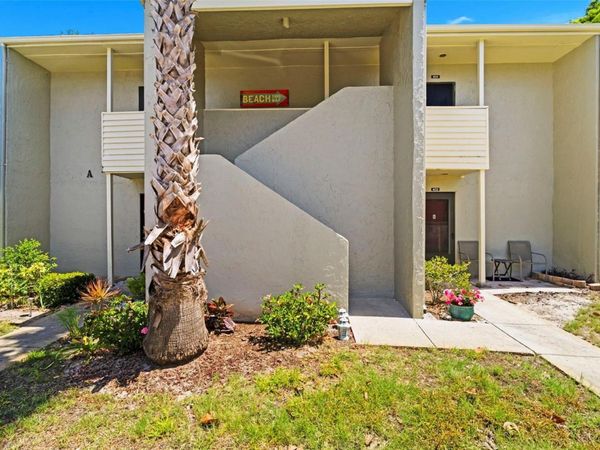 404 WINDRUSH BAY DRIVE , TARPON SPRINGS, FL 34689