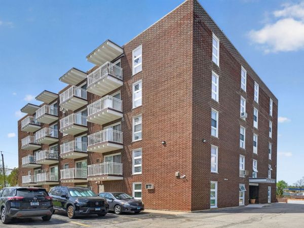 7225 W Higgins Avenue , Unit 103, Chicago, IL 60656