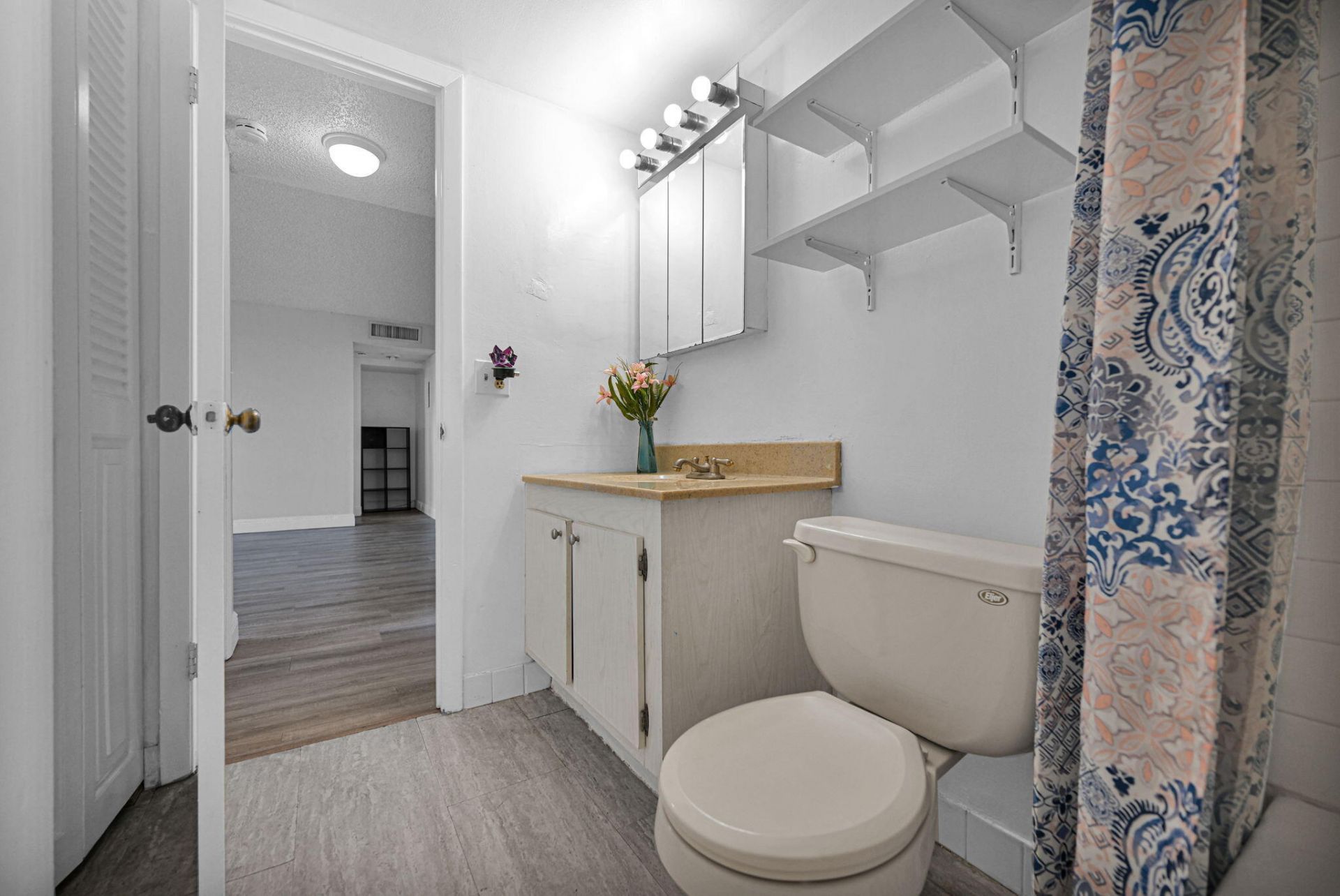 6190 Woodlands Boulevard, Unit 312, Tamarac, FL 33319 Photo