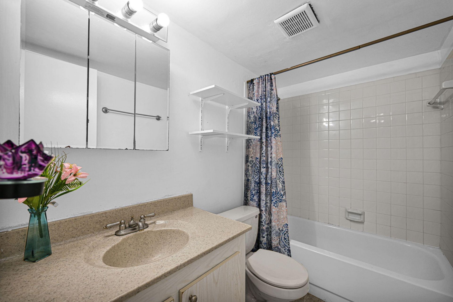 6190 Woodlands Boulevard, Unit 312, Tamarac, FL 33319 Photo