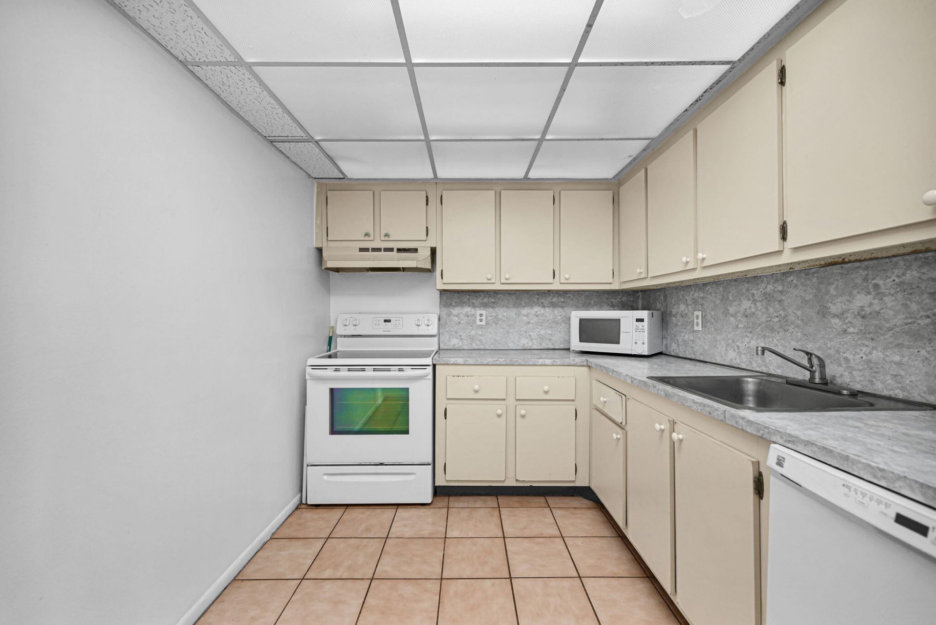 6190 Woodlands Boulevard, Unit 312, Tamarac, FL 33319 Photo