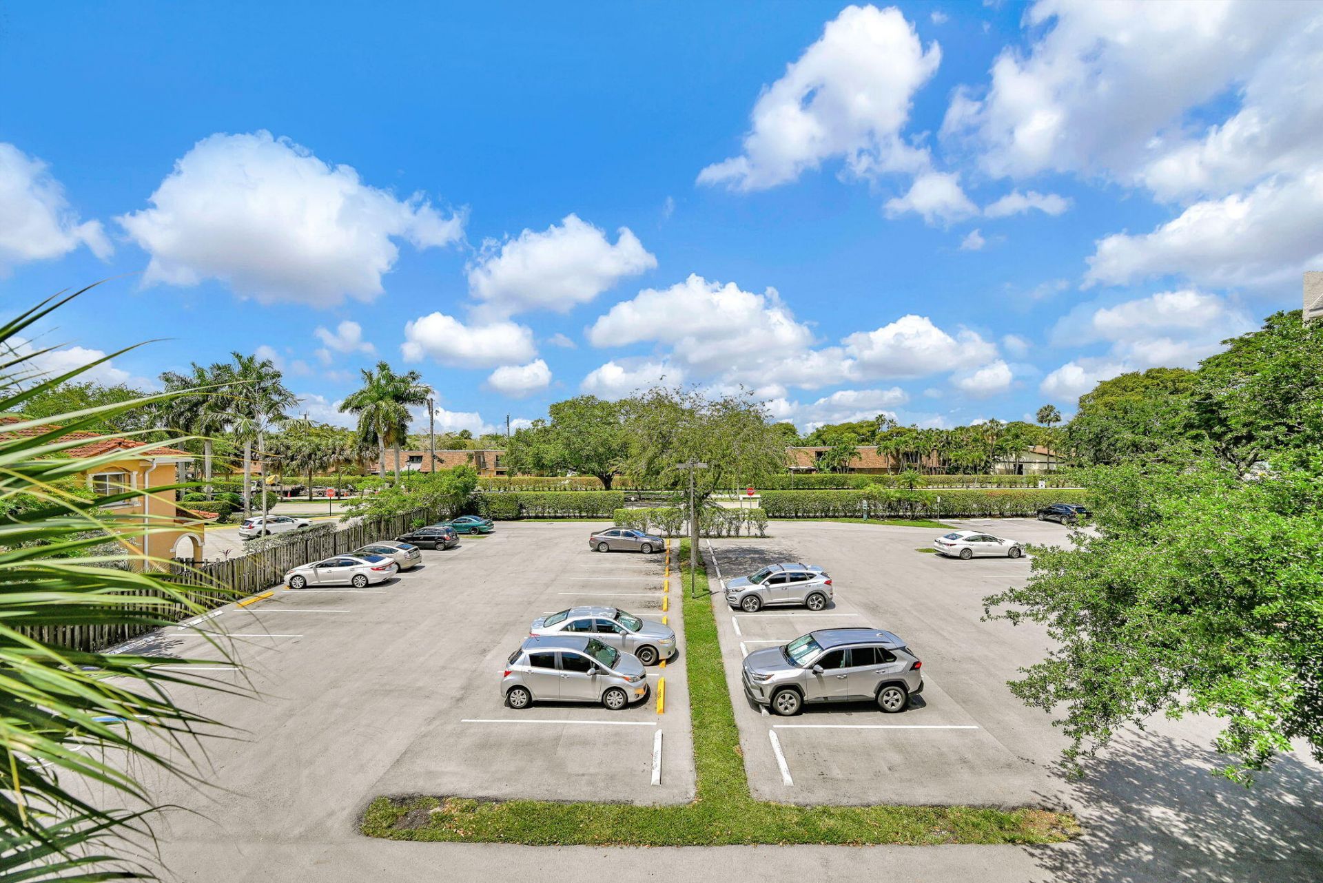 6190 Woodlands Boulevard, Unit 312, Tamarac, FL 33319 Photo