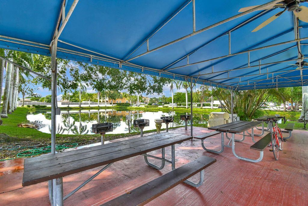 6190 Woodlands Boulevard, Unit 312, Tamarac, FL 33319 Photo