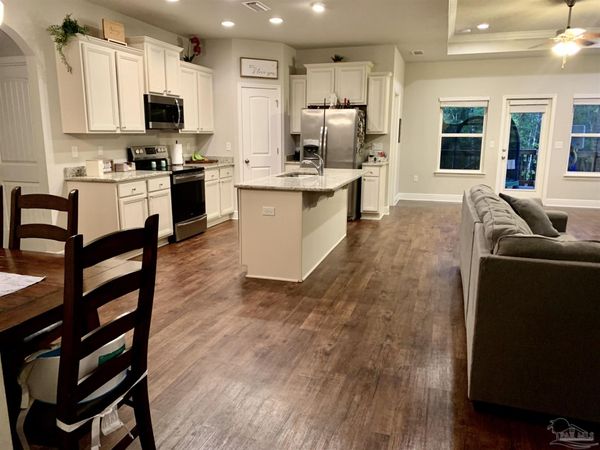 2598 Caldwell Cir, Pace, FL 32571