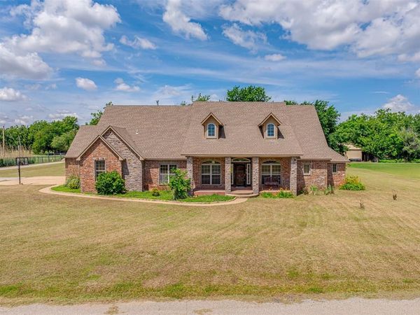 327 N Ash Street, Crescent, OK 73028