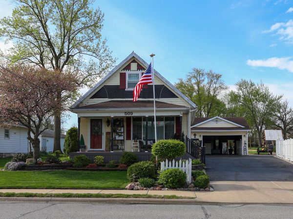 509 W North Street , Crown Point, IN 46307