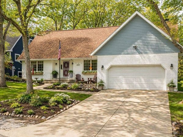 200 Marx Drive, New Buffalo, MI 49117