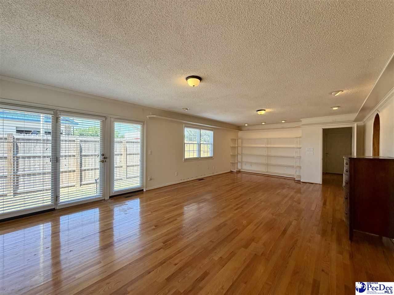 1115 N 4th Avenue Photo 17