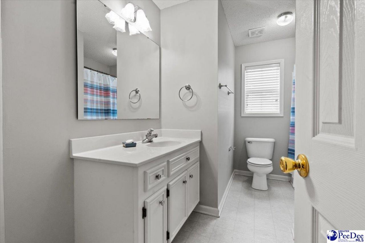 2151 Woodmore Circle Photo 32