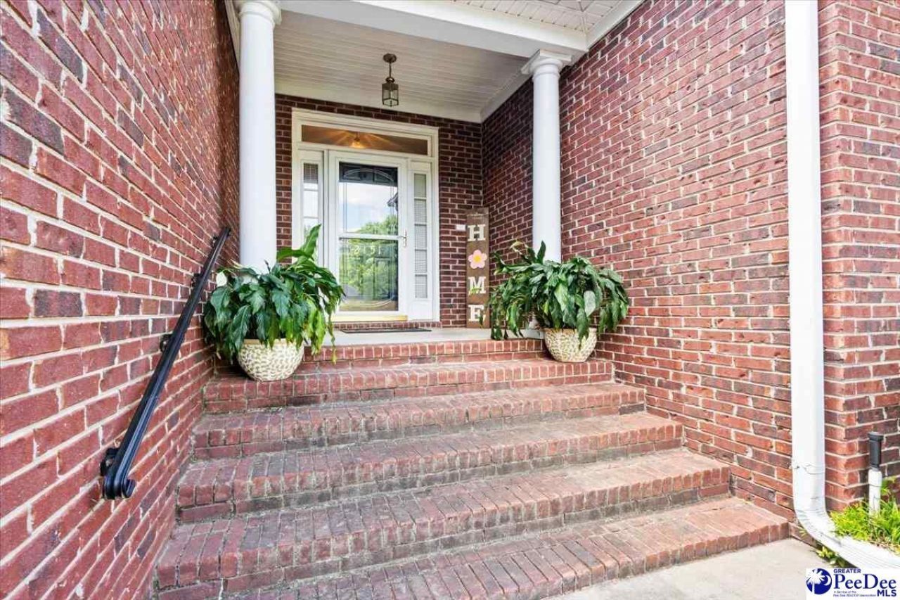 2151 Woodmore Circle Photo 4