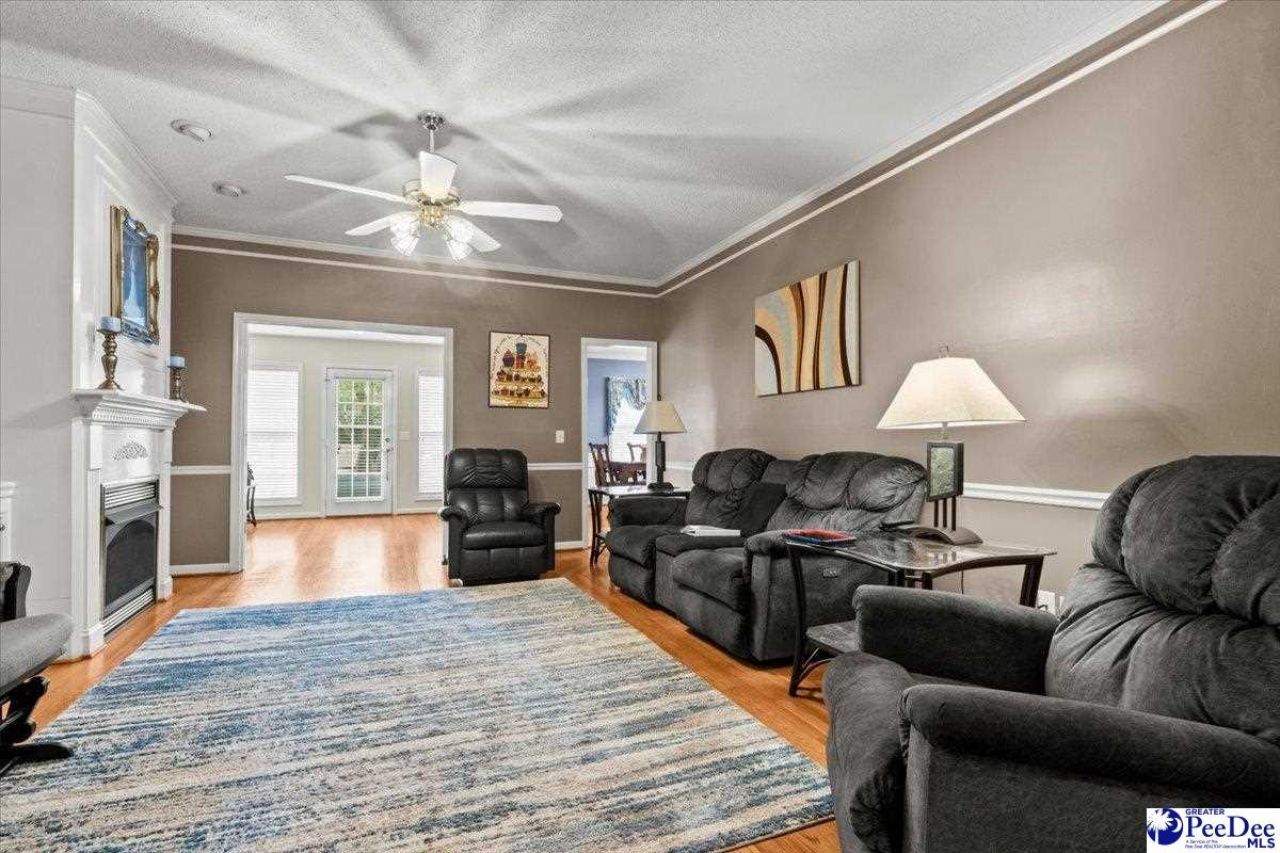 2151 Woodmore Circle Photo 8