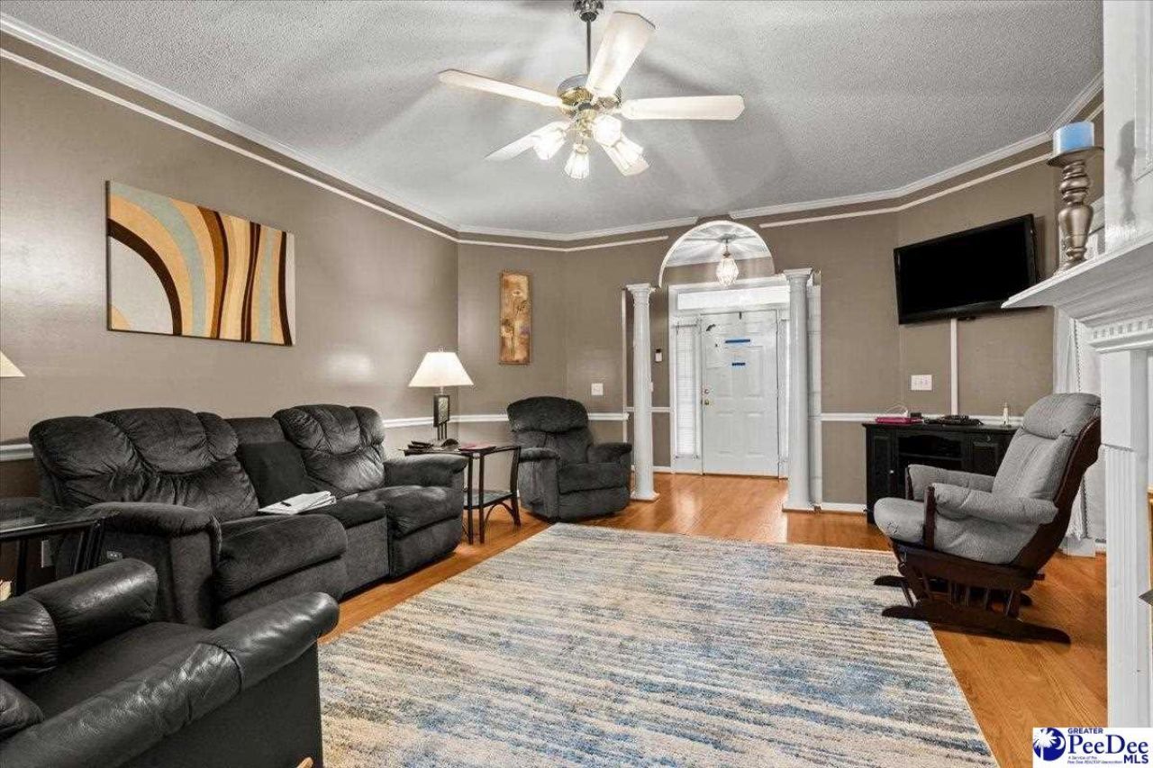 2151 Woodmore Circle Photo 9