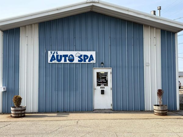 2001 N 7TH Avenue, Escanaba, MI 49829
