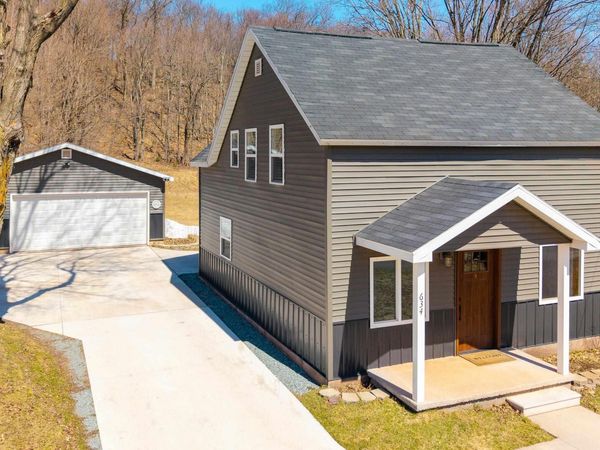 634 County Road, Negaunee, MI 49866