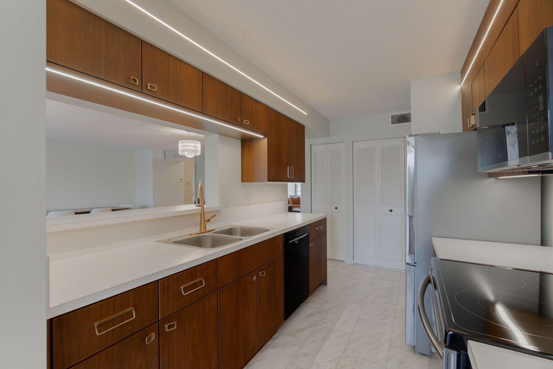 102 Half Moon Circle, Unit G2, Hypoluxo, FL 33462 Photo