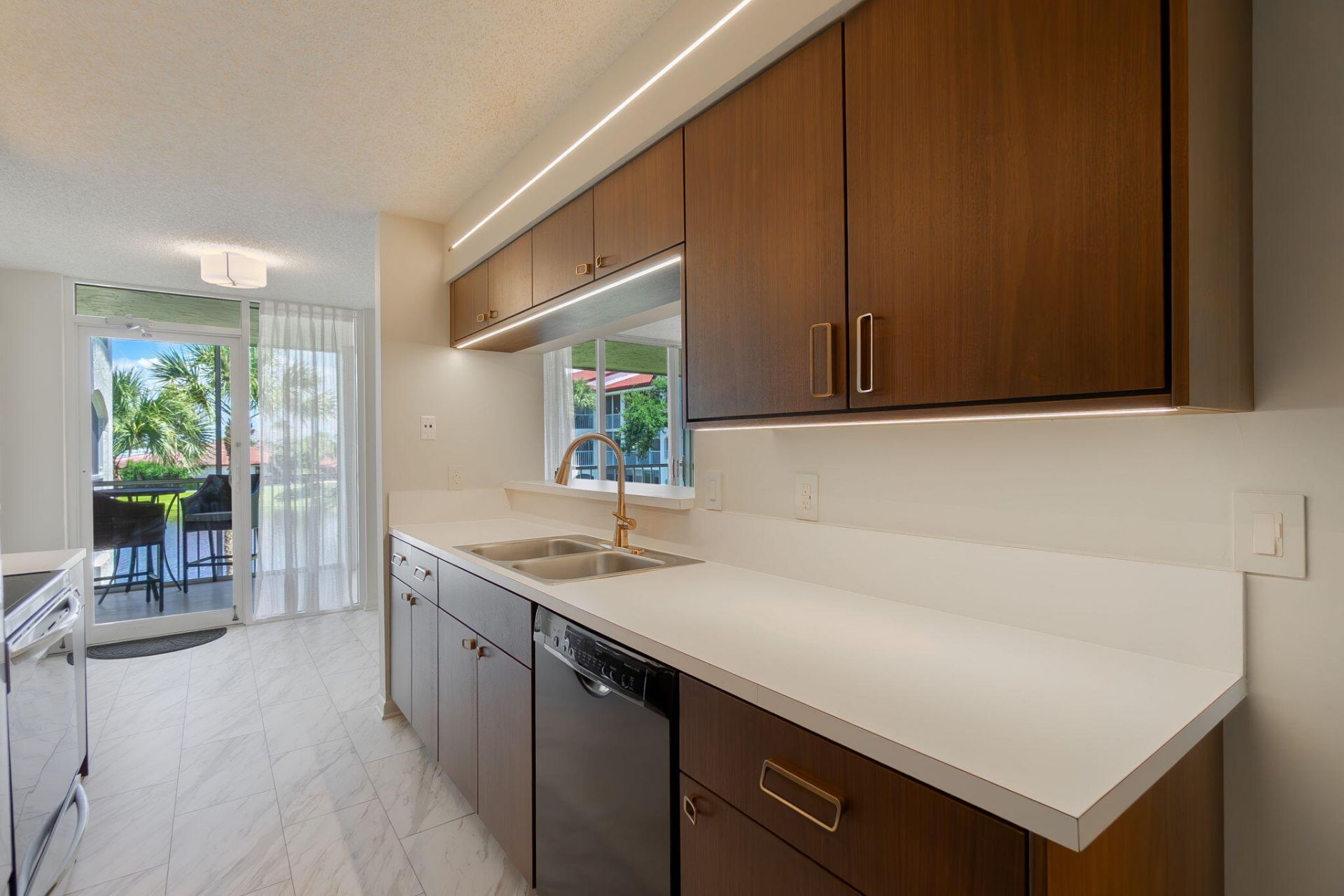 102 Half Moon Circle, Unit G2, Hypoluxo, FL 33462 Photo