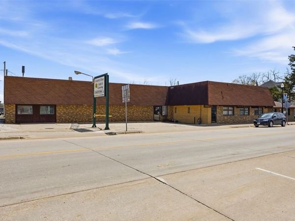 112 Commercial Street , Strawberry Pt, IA 52076