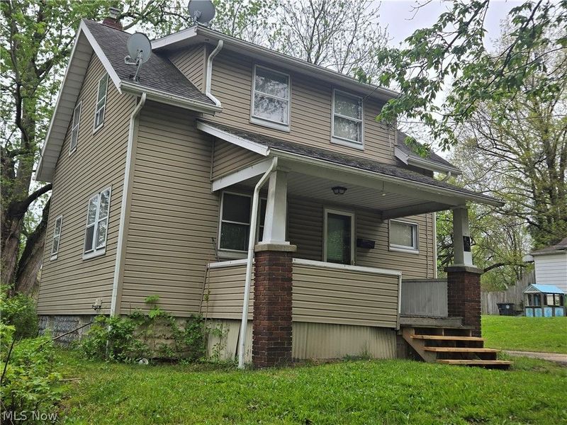 452 Allenford Street, Akron, OH 44314 Photo 2