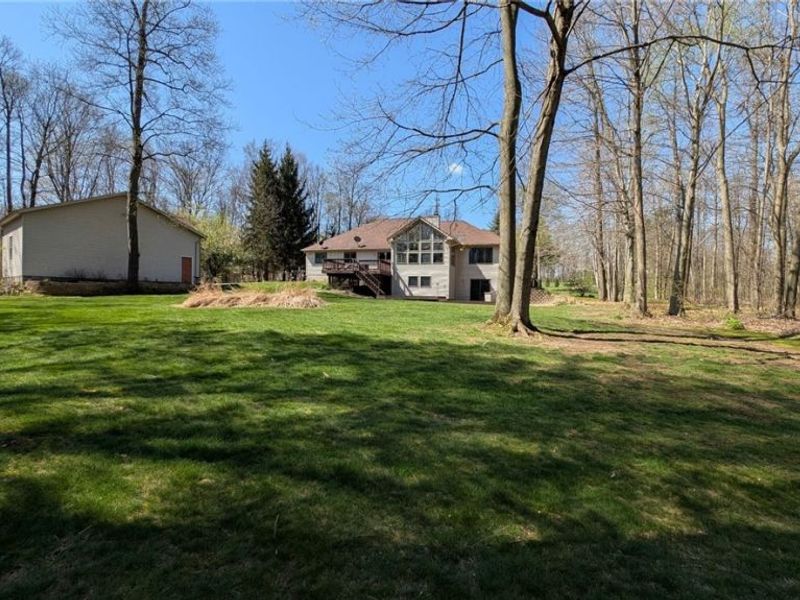 9855 Breckenridge Drive, Chardon, OH 44024 Photo 11