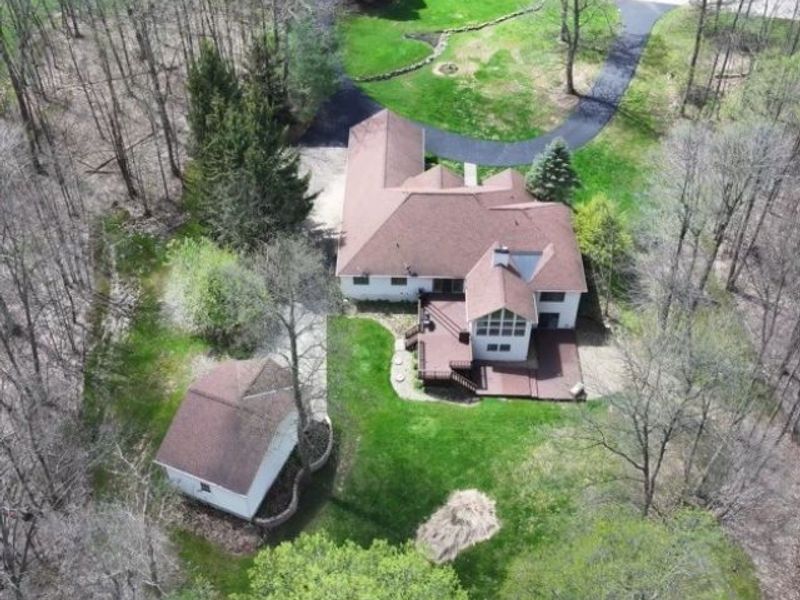 9855 Breckenridge Drive, Chardon, OH 44024 Photo 14