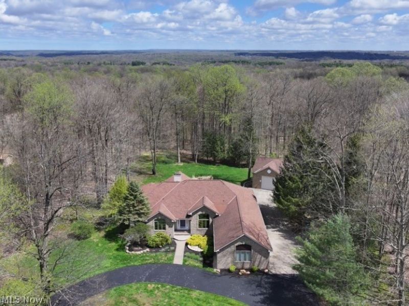 9855 Breckenridge Drive, Chardon, OH 44024 Photo 7