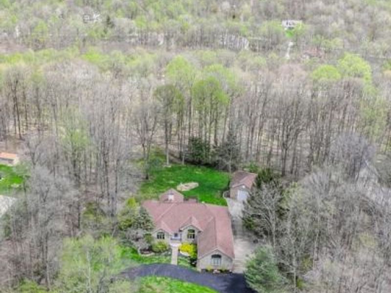 9855 Breckenridge Drive, Chardon, OH 44024 Photo 8