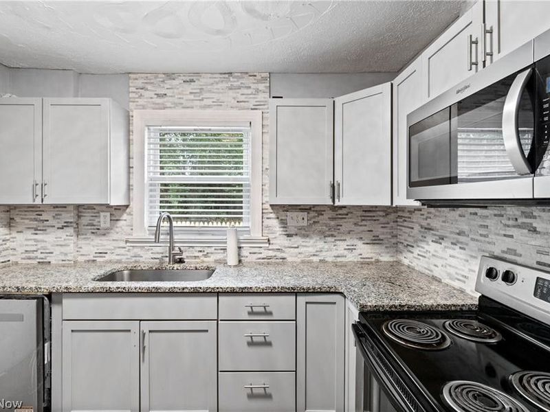 444 Evers Street, Akron, OH 44310 Photo 14