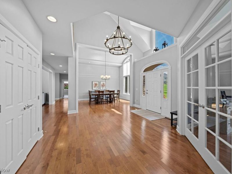 28975 North Park Boulevard, Solon, OH 44139 Photo 4