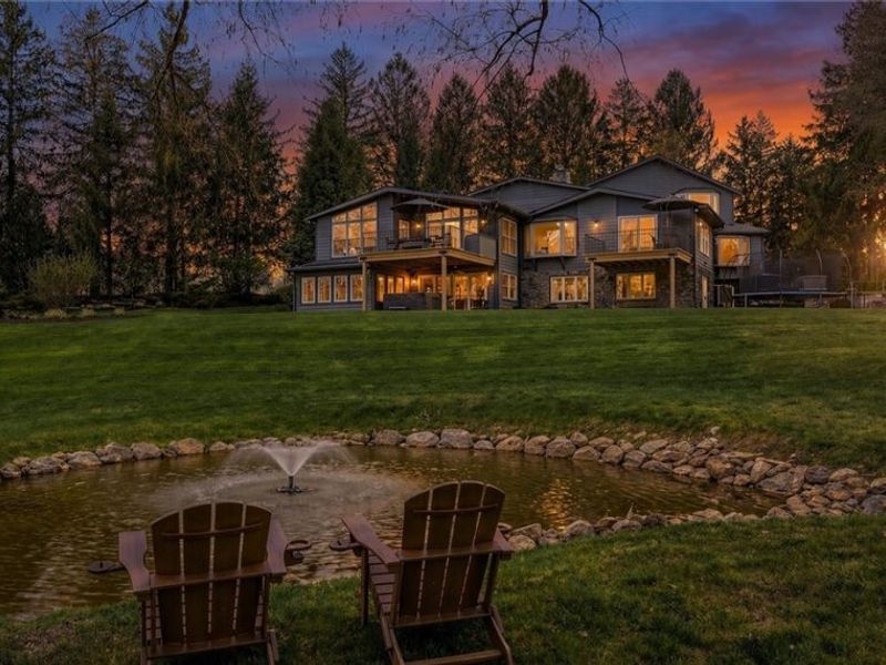 15511 Russell Road, Chagrin Falls, OH 44022 Photo 2