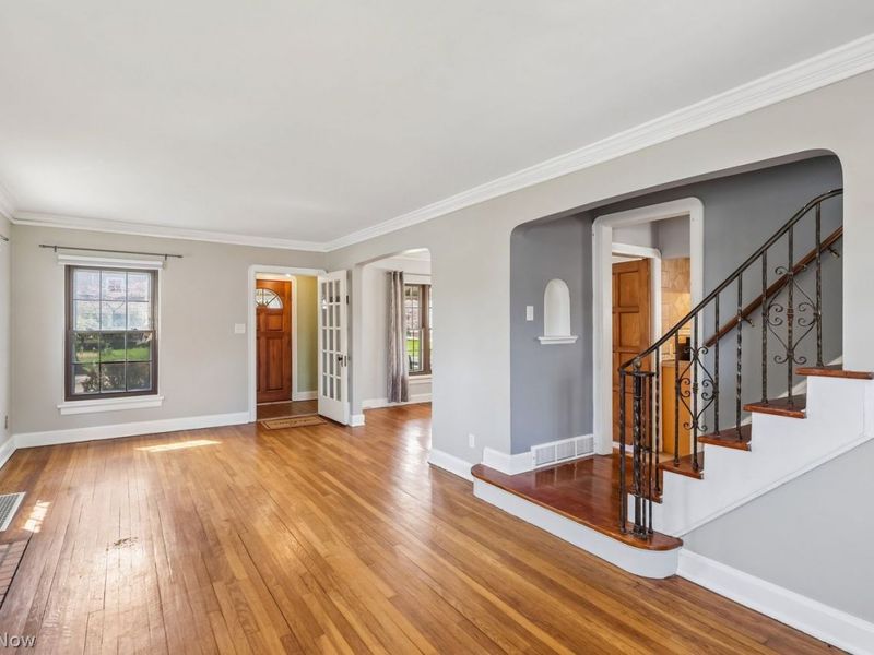 17406 Milburn Avenue, Cleveland, OH 44135 Photo 14