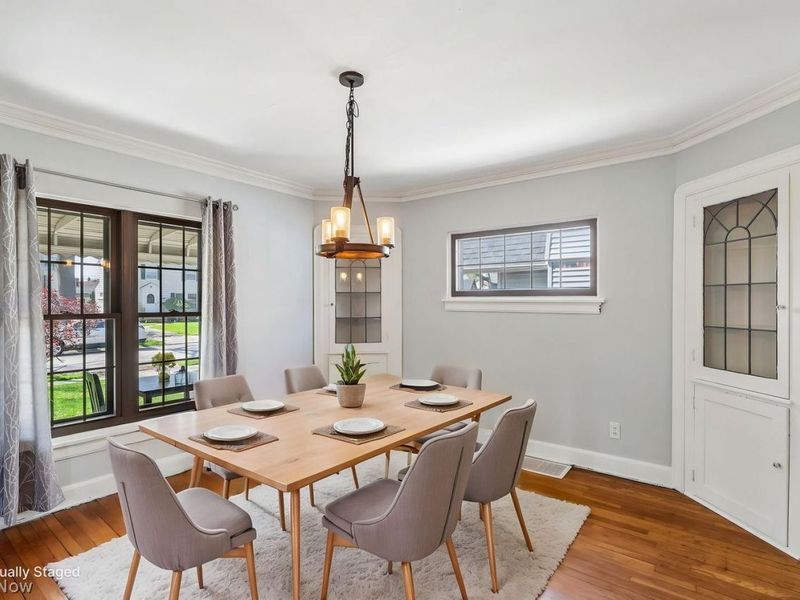 17406 Milburn Avenue, Cleveland, OH 44135 Photo 17