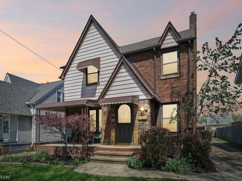 17406 Milburn Avenue, Cleveland, OH 44135 Photo 2