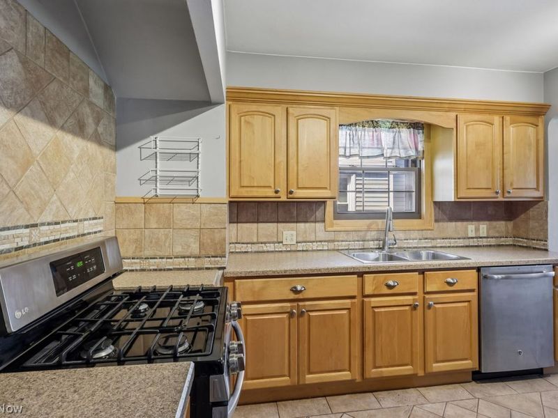 17406 Milburn Avenue, Cleveland, OH 44135 Photo 20