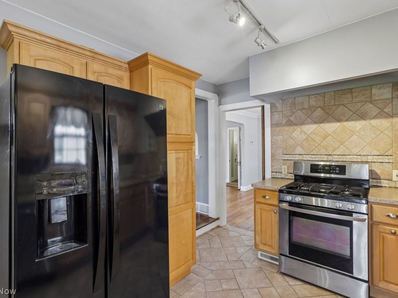 17406 Milburn Avenue, Cleveland, OH 44135 Photo 23