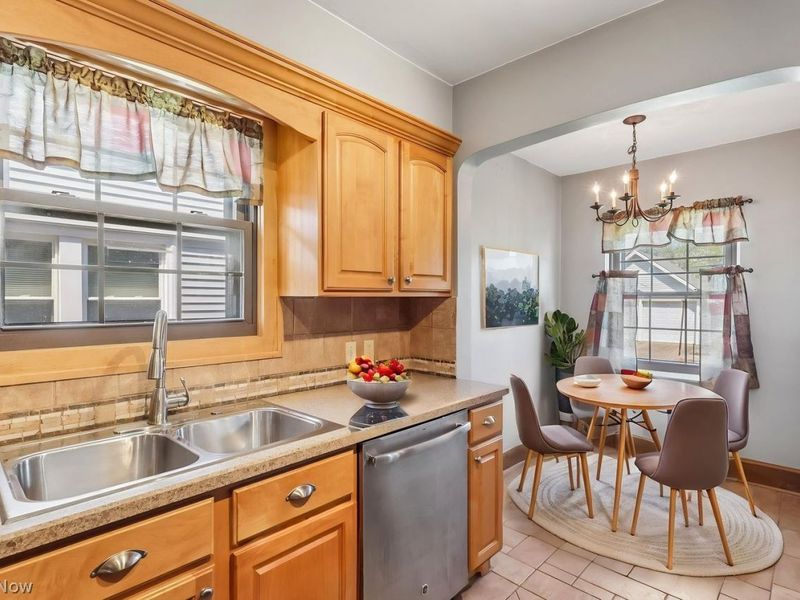 17406 Milburn Avenue, Cleveland, OH 44135 Photo 26