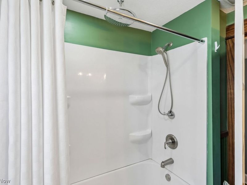 17406 Milburn Avenue, Cleveland, OH 44135 Photo 30