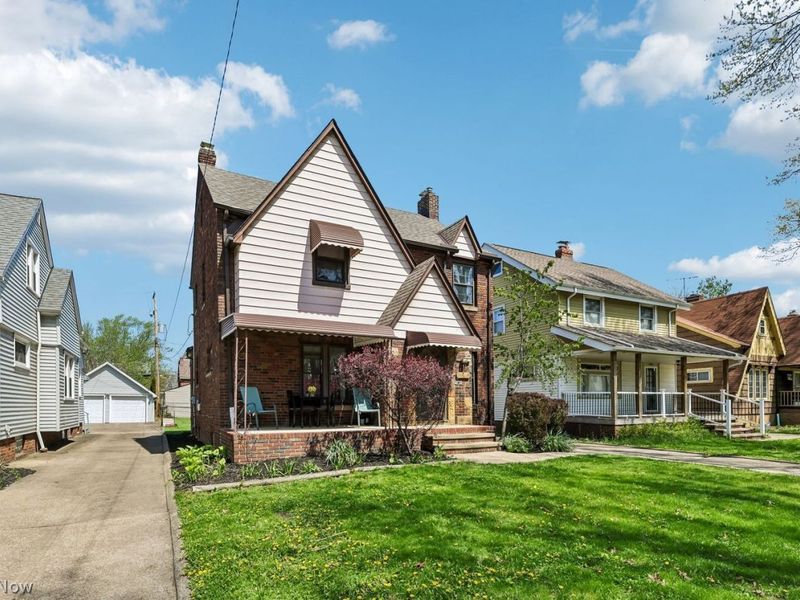 17406 Milburn Avenue, Cleveland, OH 44135 Photo 4