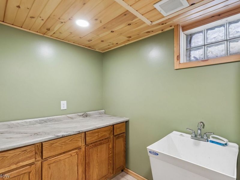 17406 Milburn Avenue, Cleveland, OH 44135 Photo 40