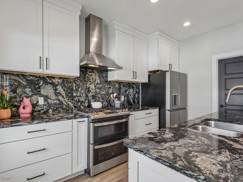 8319 Falls Glen Lane, Olmsted Falls, OH 44138 Photo 17