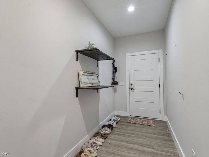 8319 Falls Glen Lane, Olmsted Falls, OH 44138 Photo 19