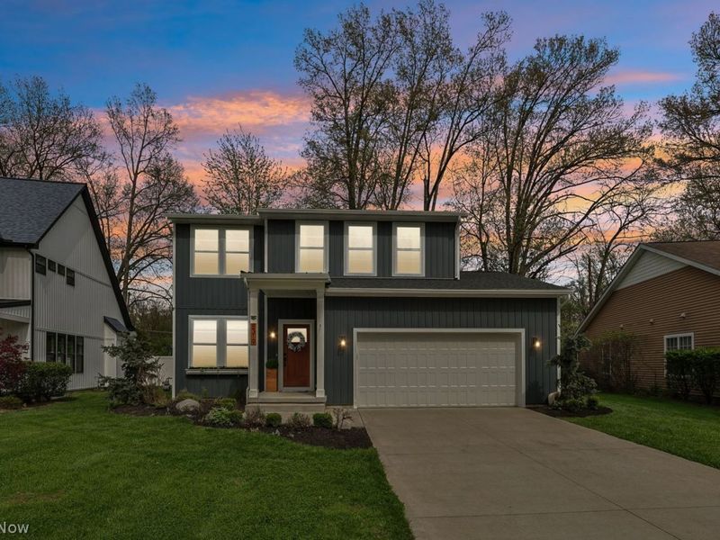 8319 Falls Glen Lane, Olmsted Falls, OH 44138 Photo 2