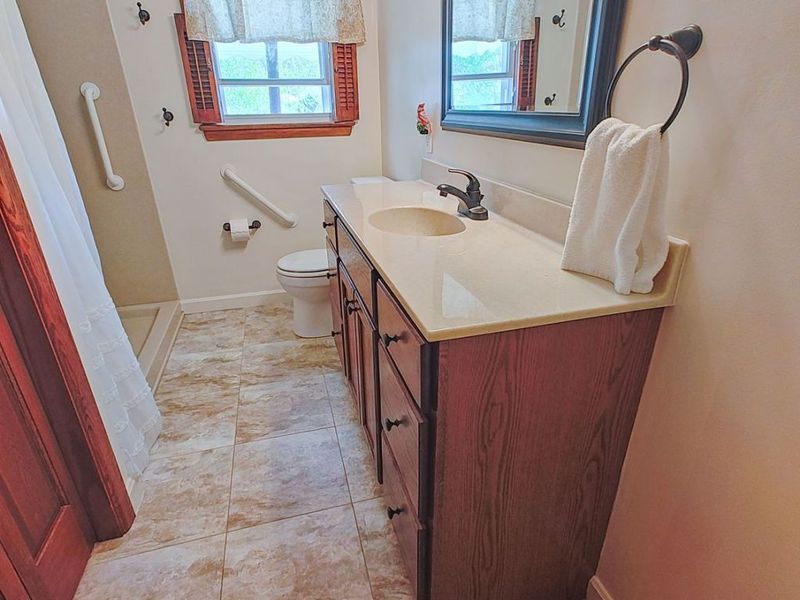 237 W Hopewell Drive , Struthers, OH 44471 Photo 13