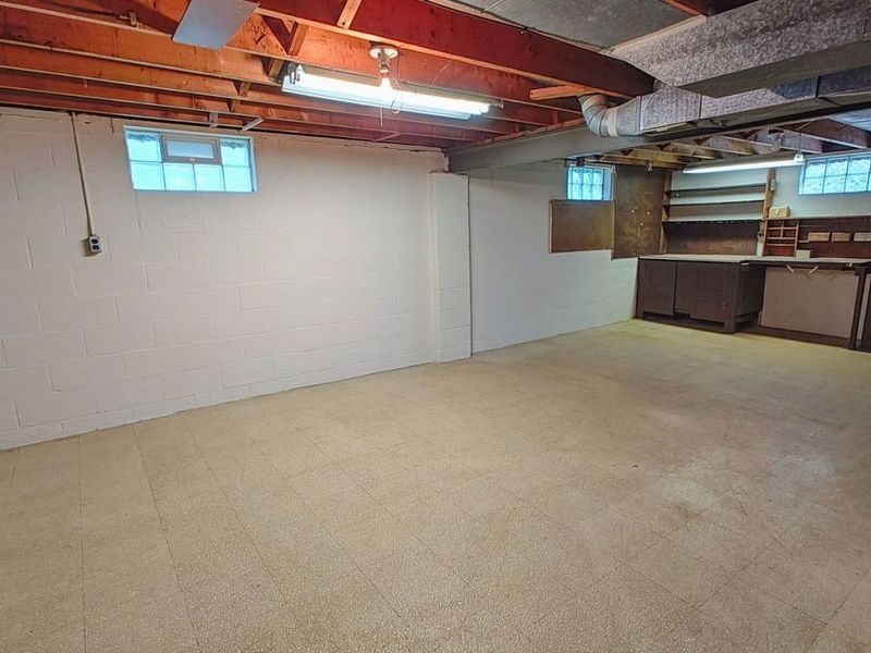 237 W Hopewell Drive , Struthers, OH 44471 Photo 17